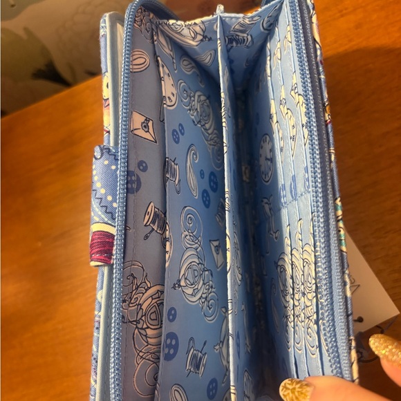 Vera Bradley Disneys Cinderella Wallet. NWT - Picture 4 of 4
